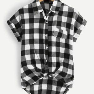 Plaid short sleeve top never worn in S & L
